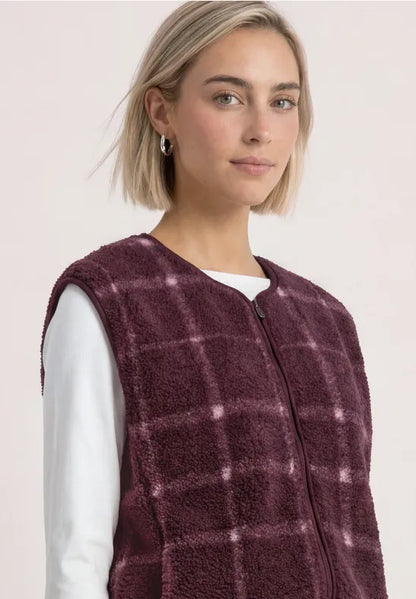 Street One Teddy Gilet with Zip Closing and pockets 325725