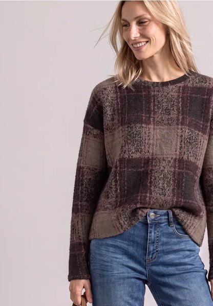 Street One Long-sleeved fluffy knit with round neck and check pattern 325902