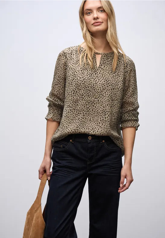 Street One Chiffon Notch neck Blouse in Beige leopard print 346087