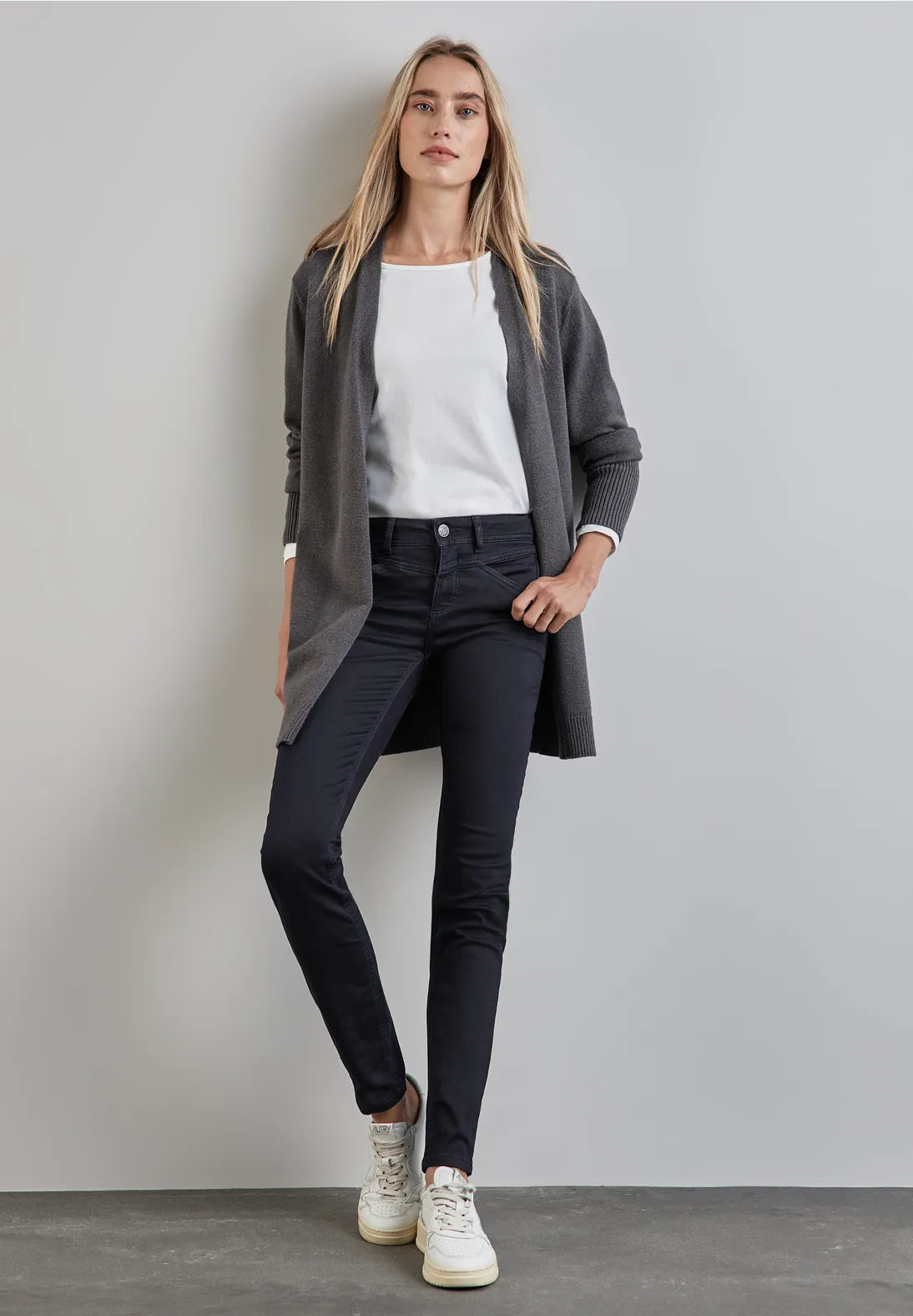 Street One Thermal High Waist Denim Jeggins 28" leg. Black