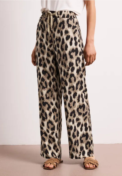 Street One 30"  lightweight High waist wide leg trousers with leopard print380799