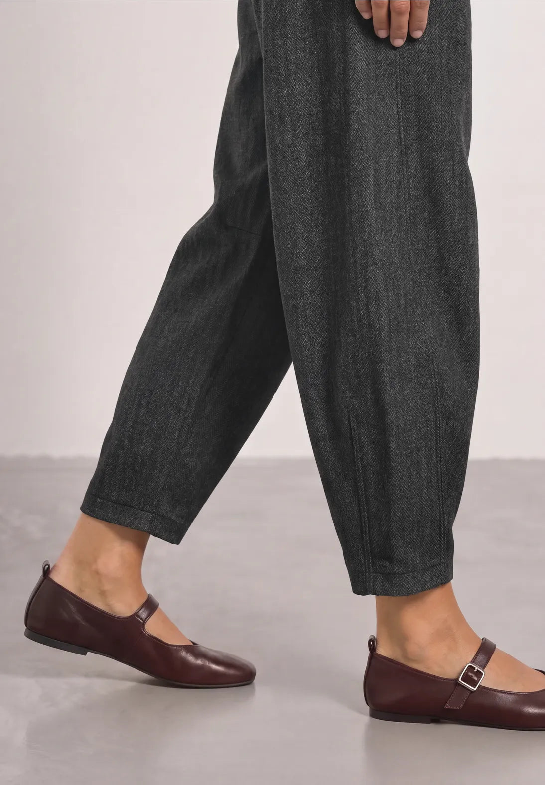 Street One High-waisted herringbone barrel-leg trousers with elasticated waistband  381471