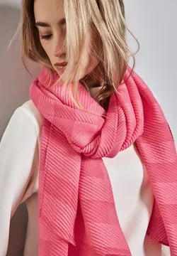 Street One Lightweight pleated long scarf in coral 572748