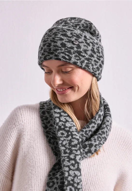 Street One Jacquard beanie with leopard print 573161