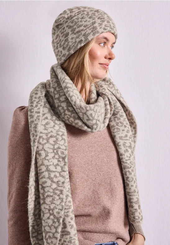 Street One Jacquard beanie with leopard print 573161