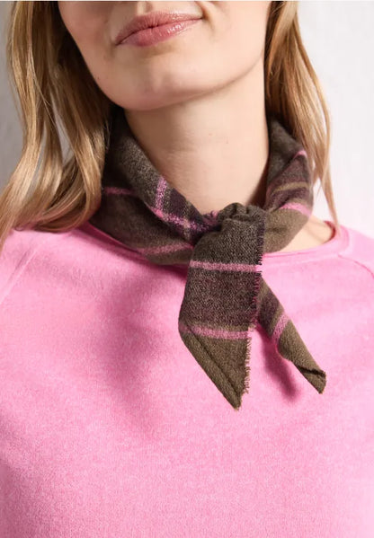 Street One Triangular scarf with checkered pattern 573267
