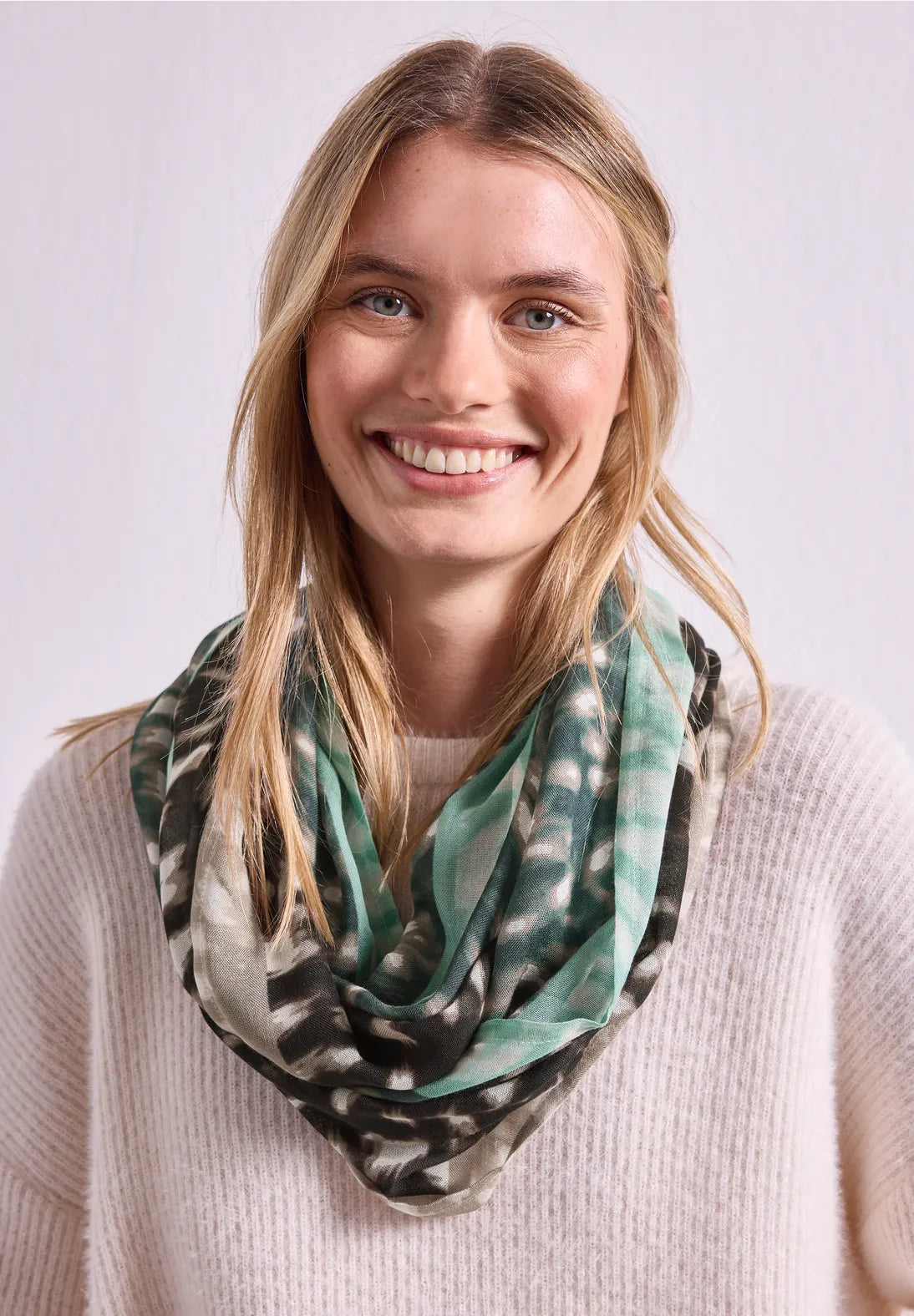 Street One Printed loop scarf in stormy green 573302