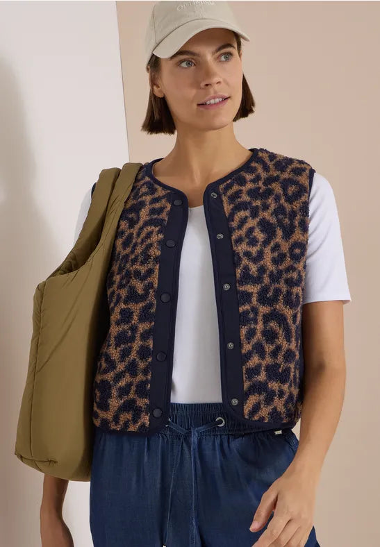 Cecil Teddy vest with softshell details and leopard print 220339