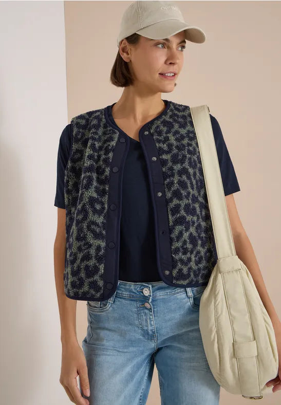 Cecil Teddy vest with softshell details and leopard print 220339