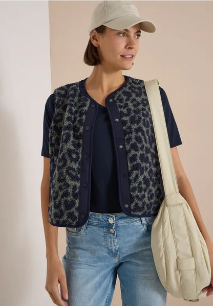 Cecil Teddy vest with softshell details and leopard print 220339