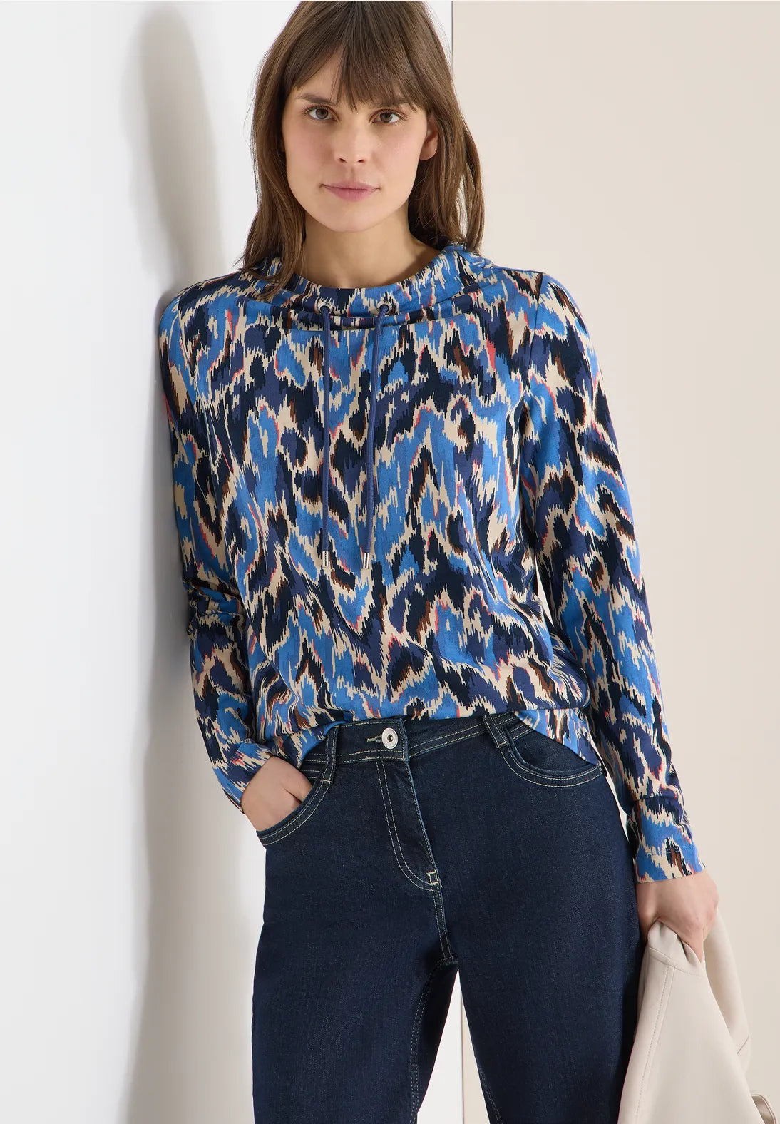 Cecil Funnel neck Sweatshirt in Navy Print 324666