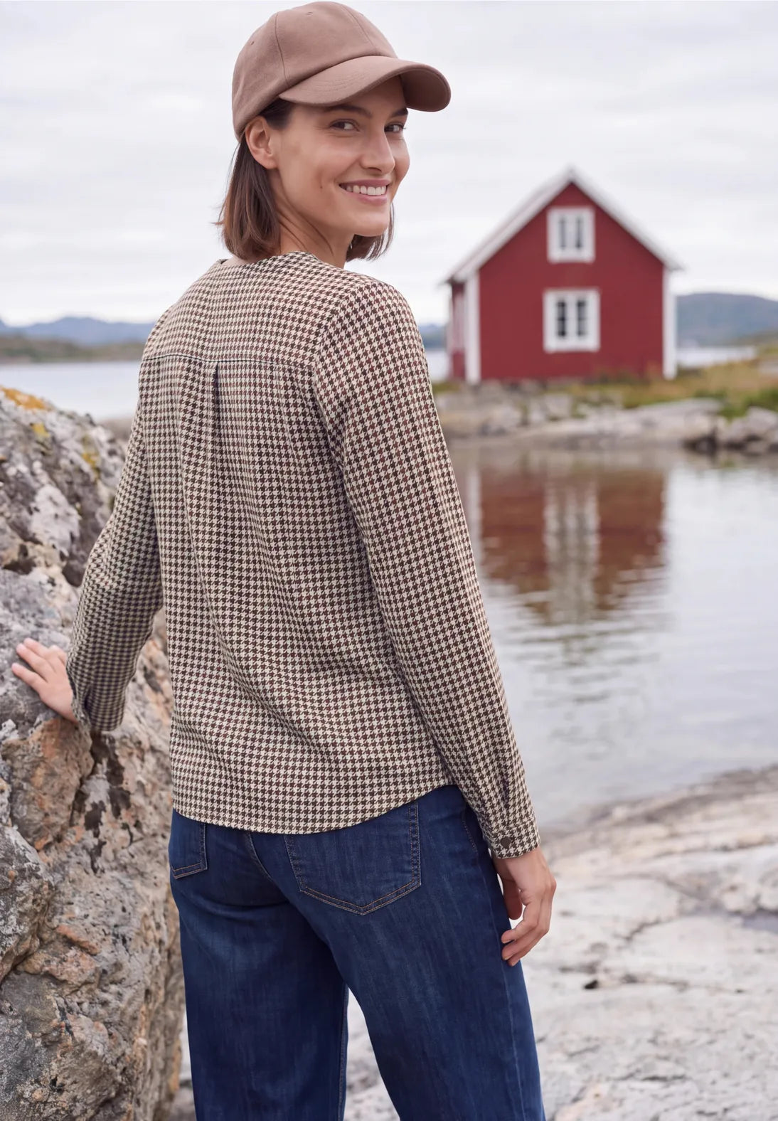 Cecil Long-sleeved top with split neck and tan Navy print  347000