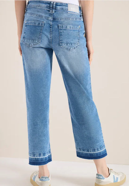 Cecil High waist 26" straight leg jeans with a loose fit 380668