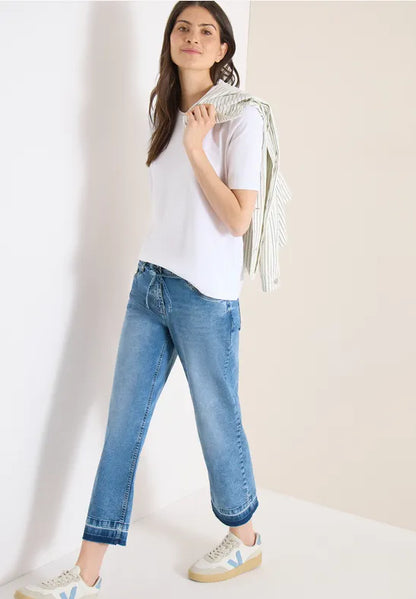 Cecil High waist 26" straight leg jeans with a loose fit 380668