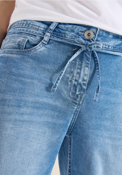 Cecil High waist 26" straight leg jeans with a loose fit 380668