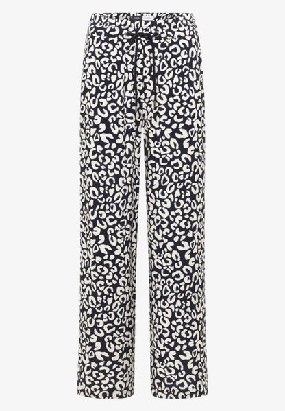 Cecil Wide leg trousers in a loose fit with a leopard print 380826