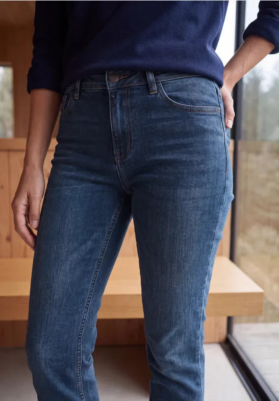 Cecil Mid waist straight leg jeans in a casual fit  30" leg 381566