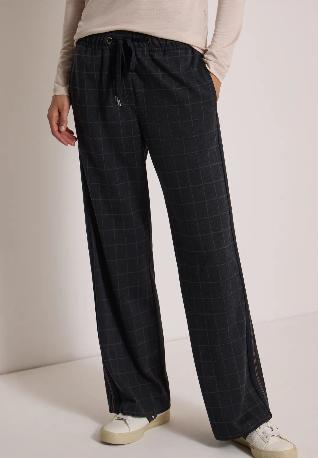 Cecil Wide leg trousers with check pattern and Side tape detail in Navy. 30" Leg