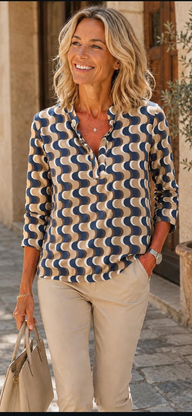 Navy/Latte ripple print top with 3/4 sleeve Yew 40