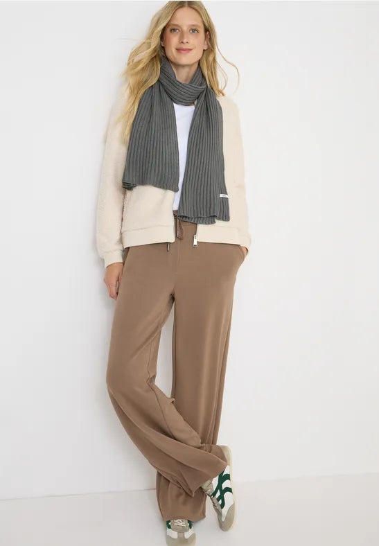Cecil long knit scarf in Olive Green 572818