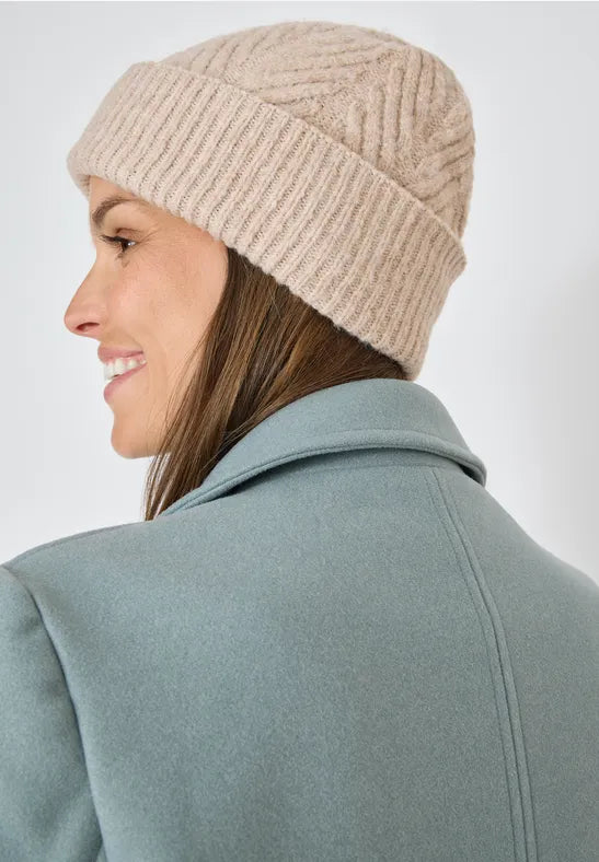 Cecil cable knit hat in Blossom or Beige 572941