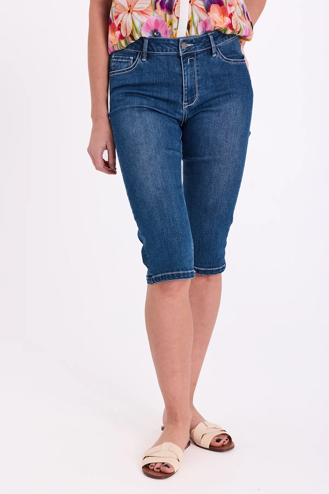 Free/Quent KNEE-LENGHT SHORTS IN DENIM - BLUE