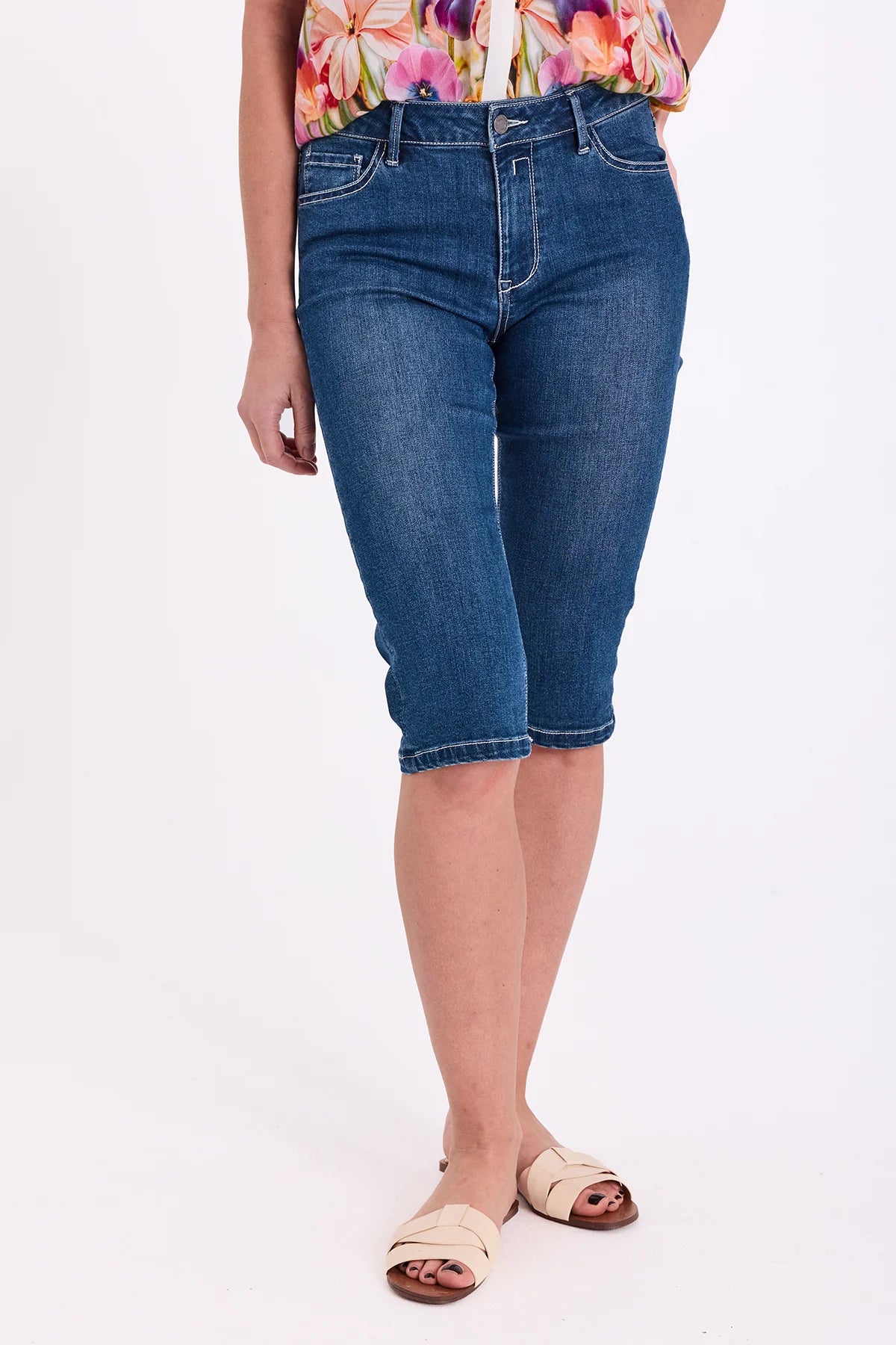 Free/Quent KNEE-LENGHT SHORTS IN DENIM - BLUE