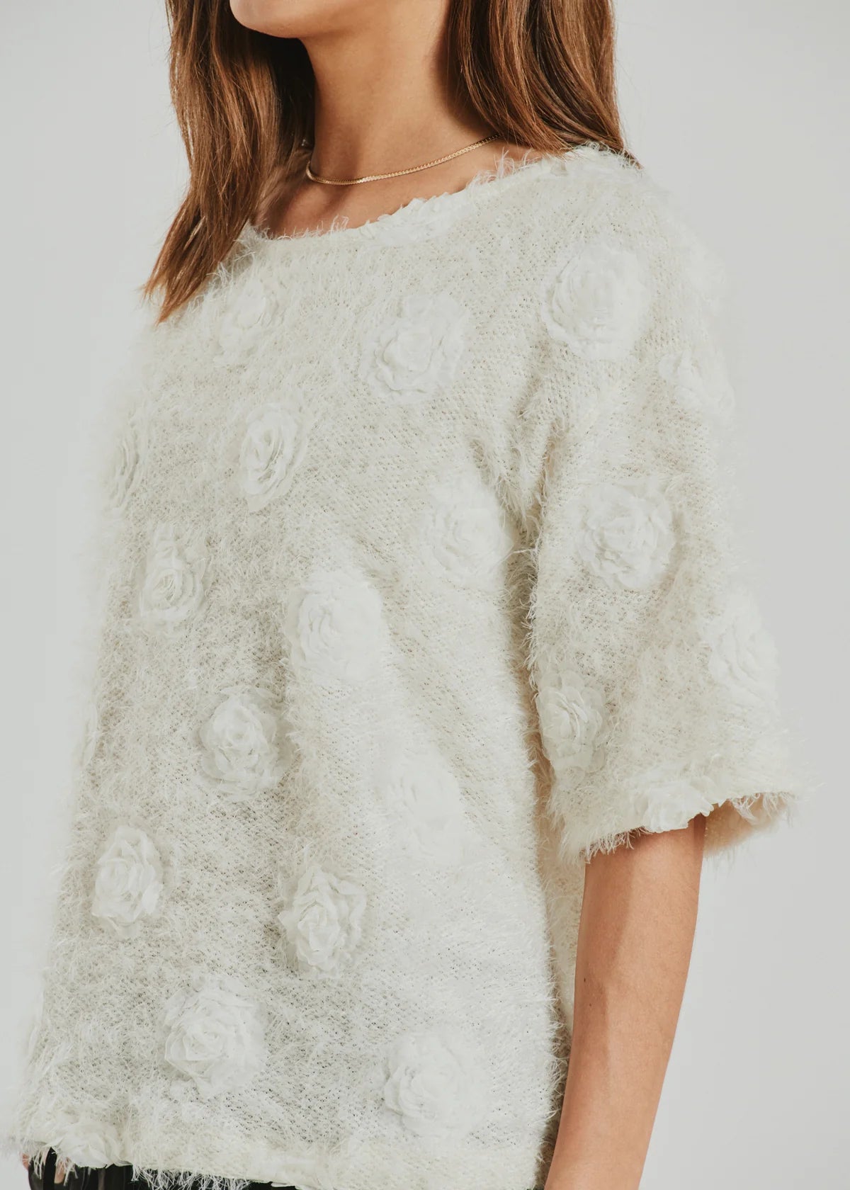 Free/Quent Shaggy look sweater with 3d flower detail Moonbeam Beige 211503