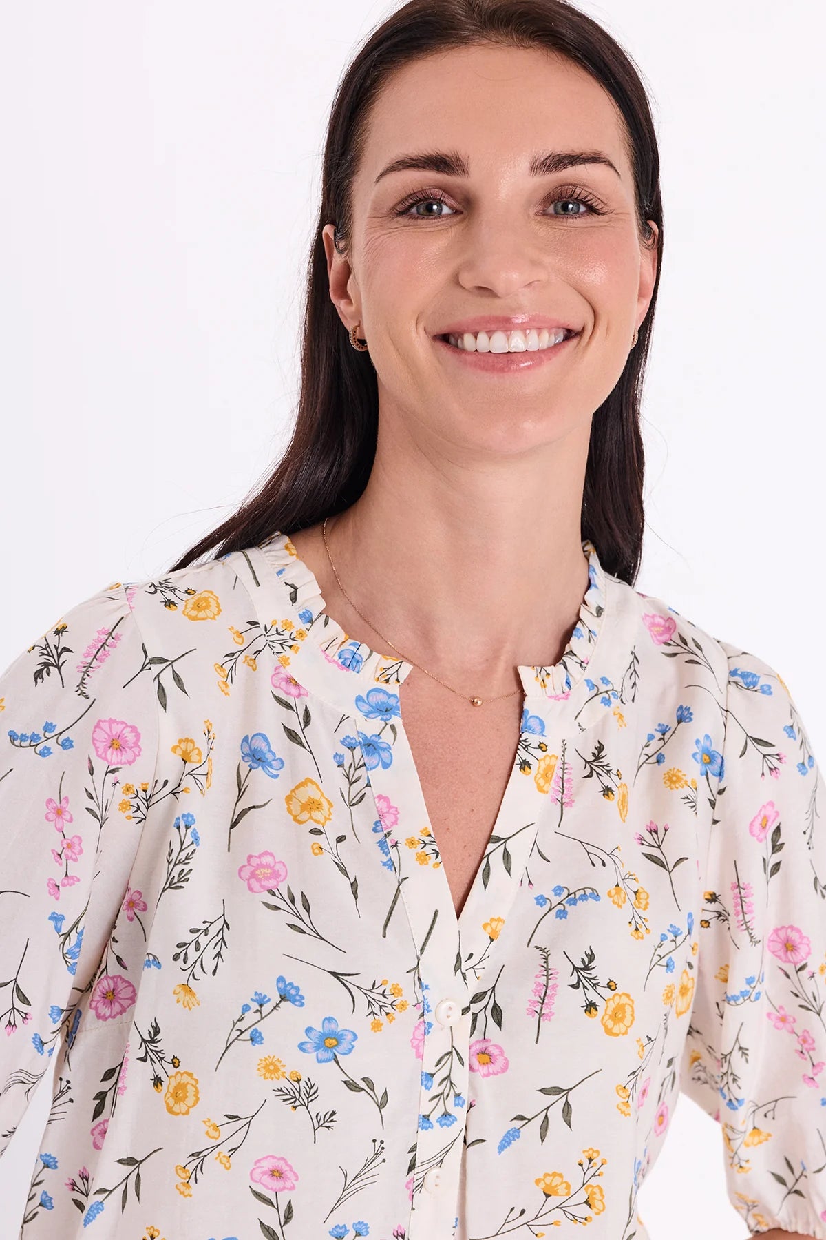 FreeQuent MOLLI shirt in pretty flower print. Yellow or Khaki
