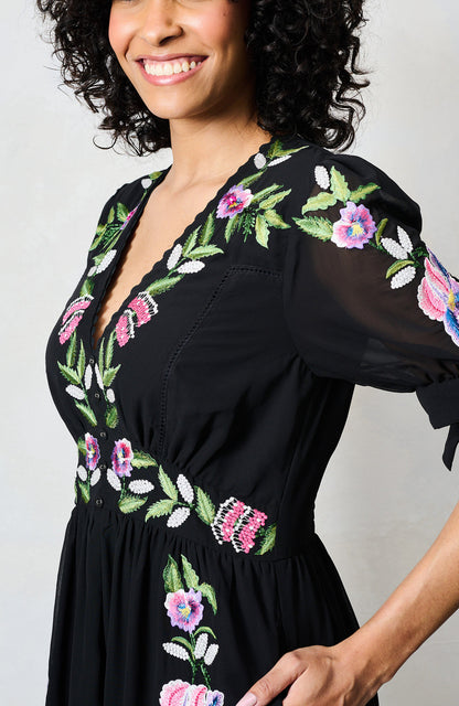 Hope &amp; Ivy April Black embroidered V-Neck Midi Dress With Tiered Skirt