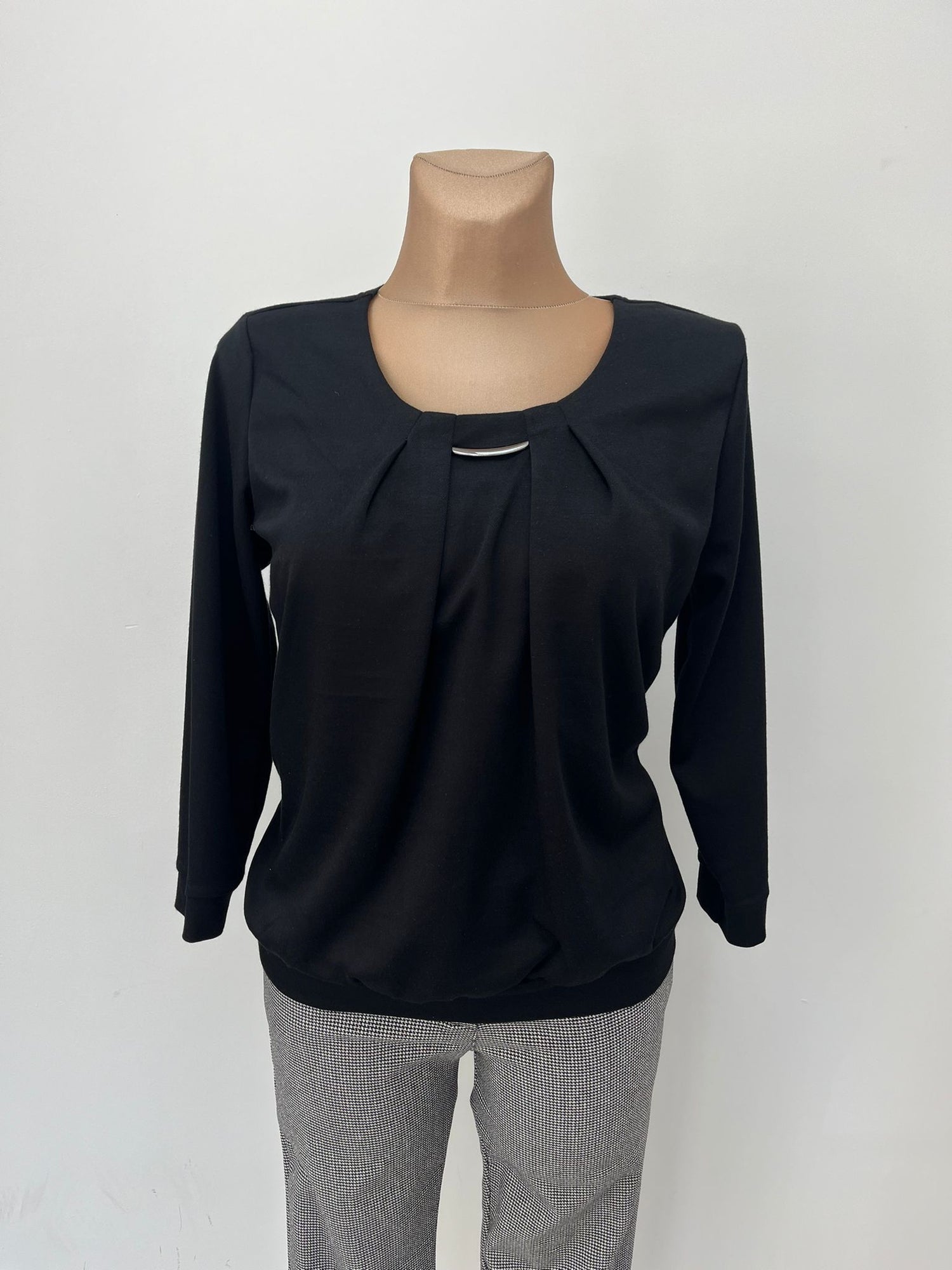 Yew Plain Colour Black top with 3/4 Sleeve, soft waistband.
