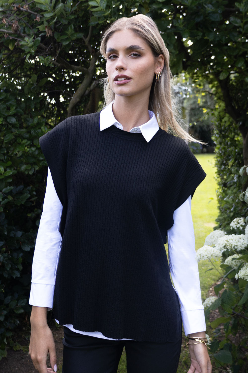 No2morrow Messina Ribbed Gilet in Black Kw017