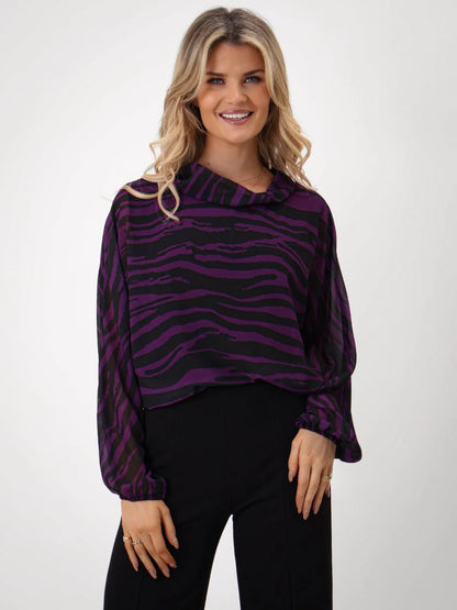 Kate And Pippa Aluna Top with cowl neck and long sleeve