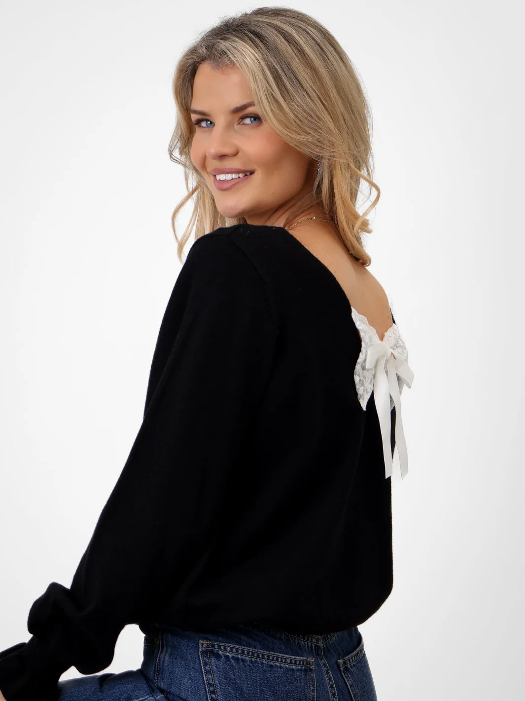 Kate And Pippa Bliss knit with bow Back Detail 2025
