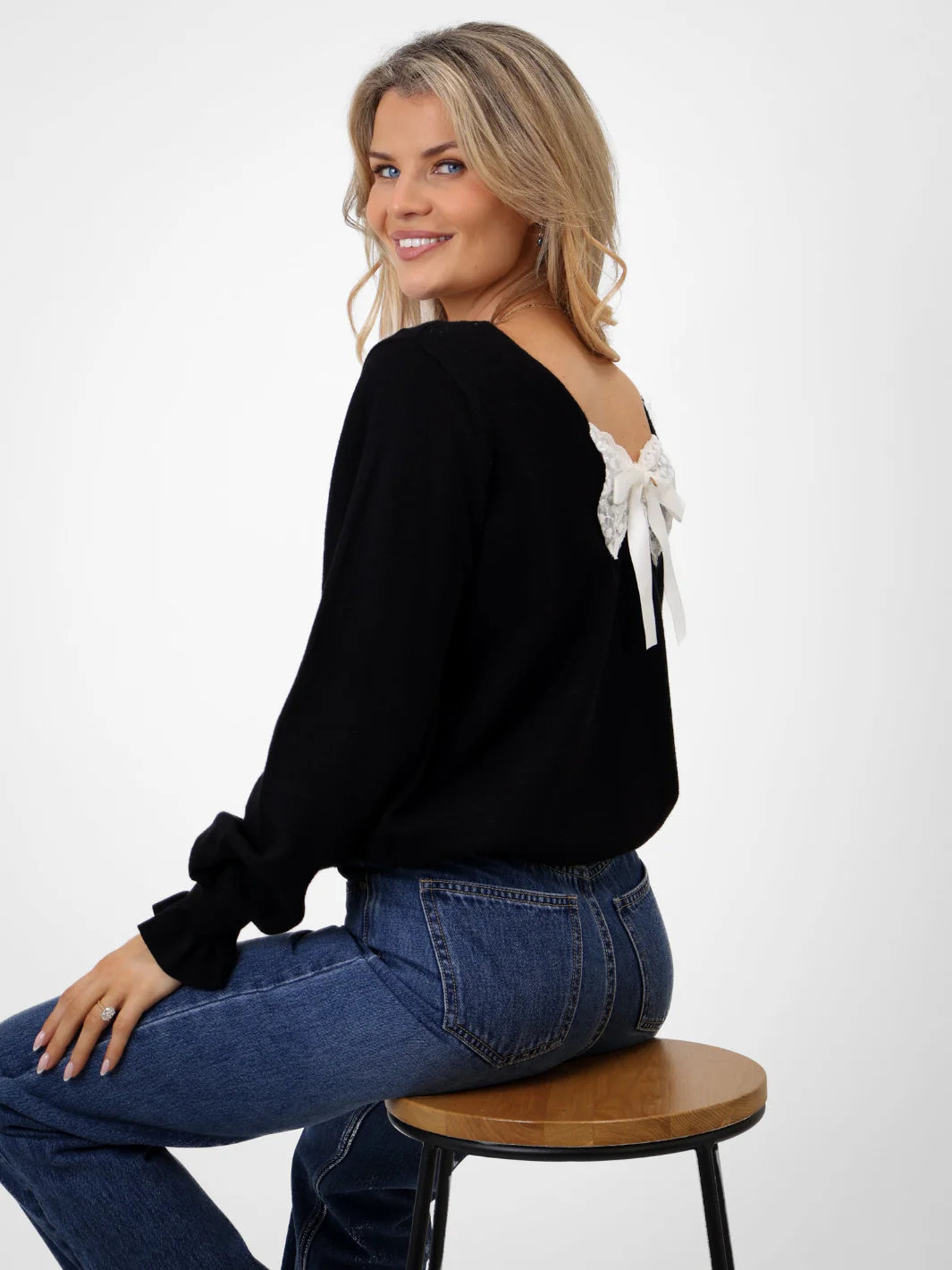 Kate And Pippa Bliss knit with bow Back Detail 2025