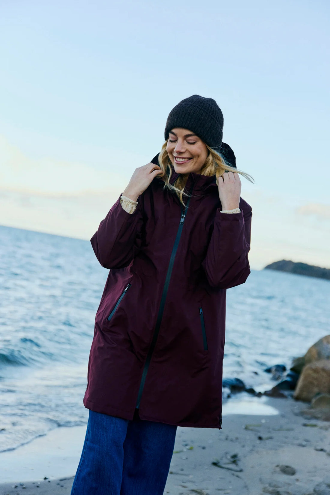 Water Repellent Quilted Rain Jacket with Hood in Port Royal  200222