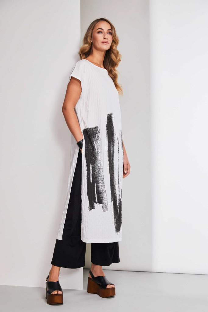 Naya Brush stroke long tunic with deep side splits Nas25117