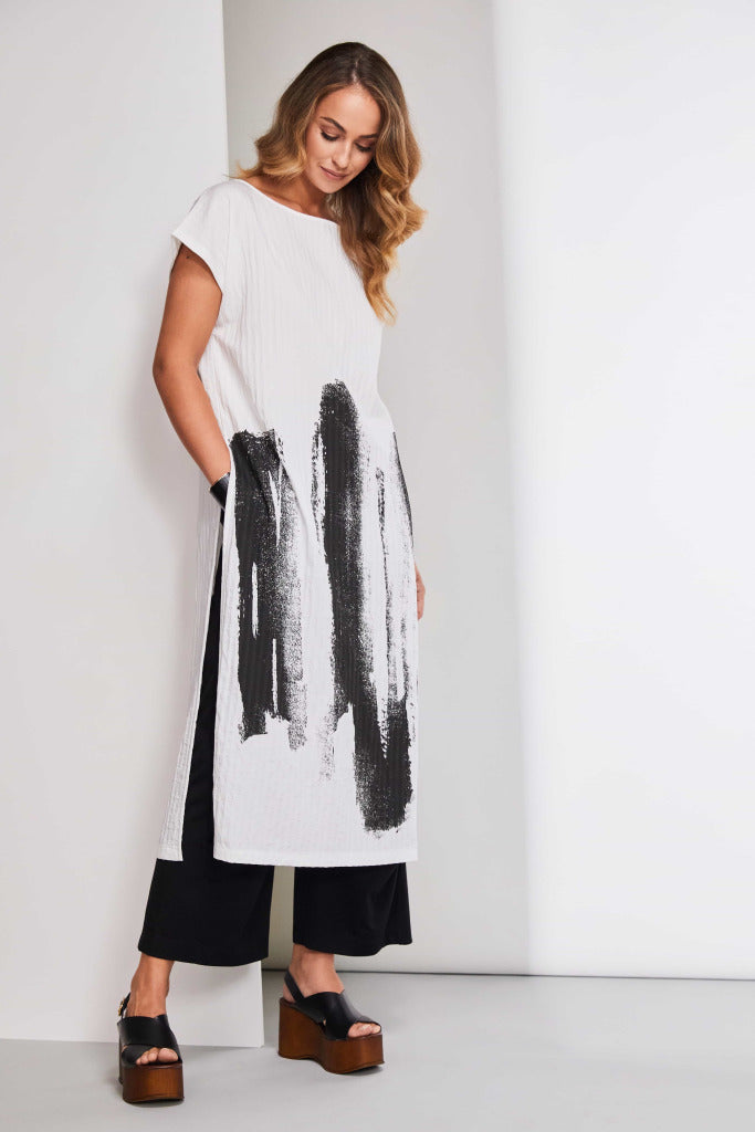 Naya Brush stroke long tunic with deep side splits Nas25117