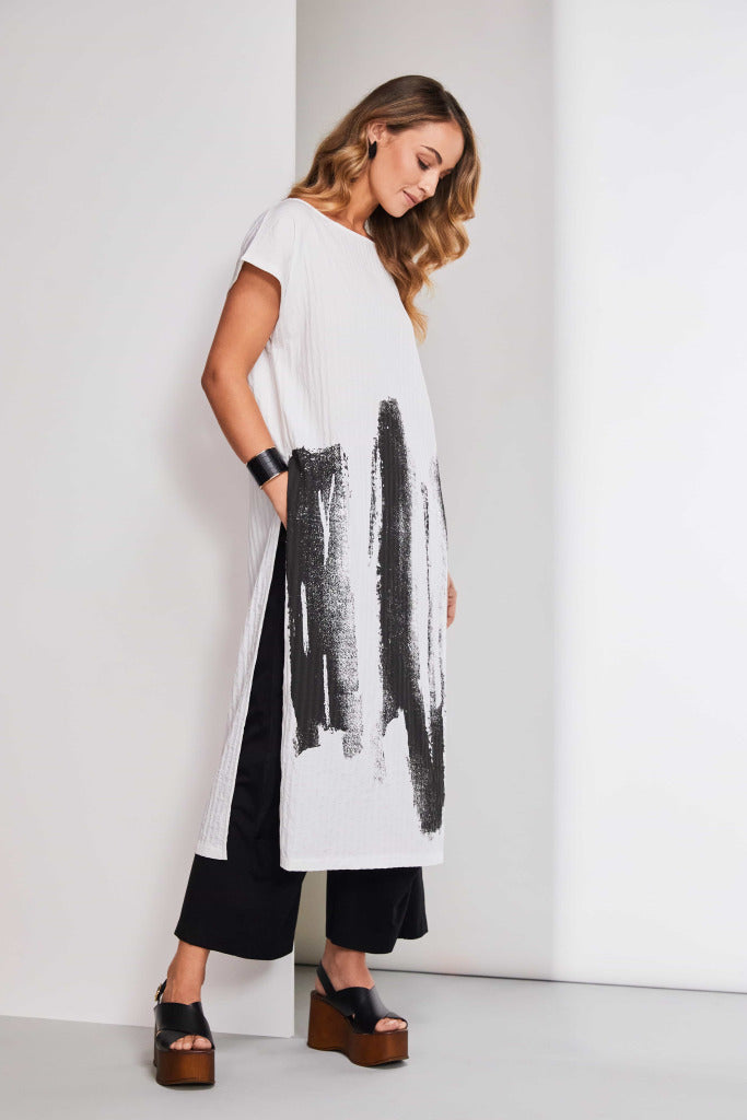 Naya Brush stroke long tunic with deep side splits Nas25117