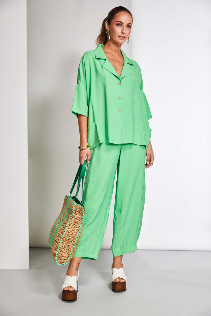 Naya tapered leg trousers with pocket in green Nas25295