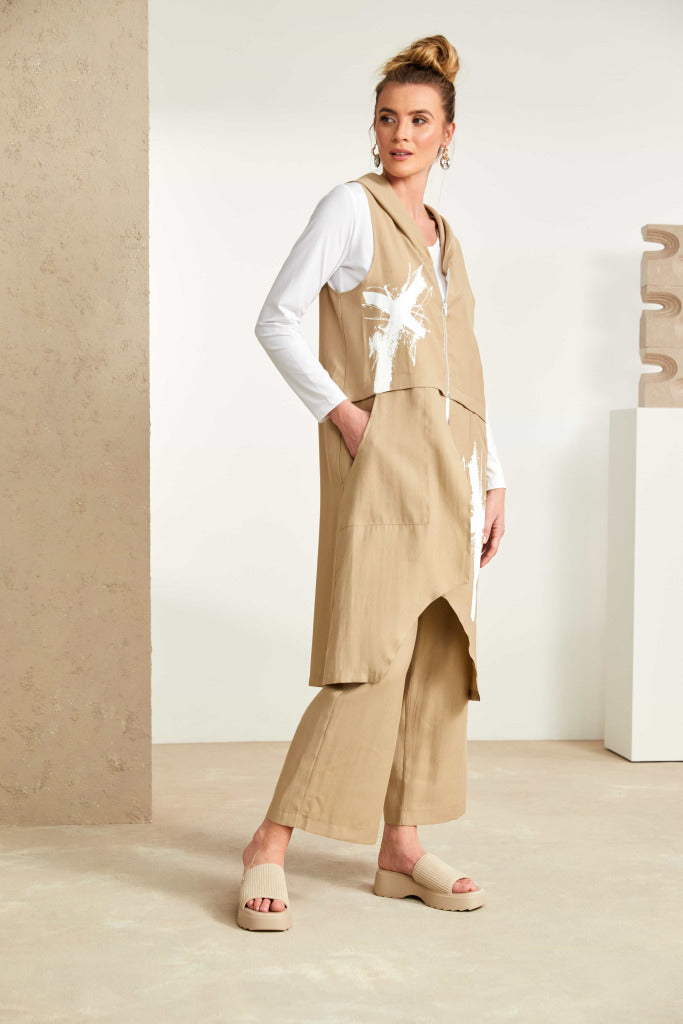Naya Placement Print long Waistcoat in Fudge and cream Nas25180
