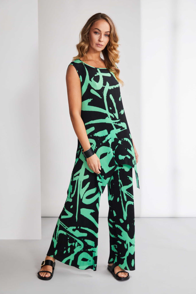 Naya crinkle pleated top with dipped hen line  Nas25190