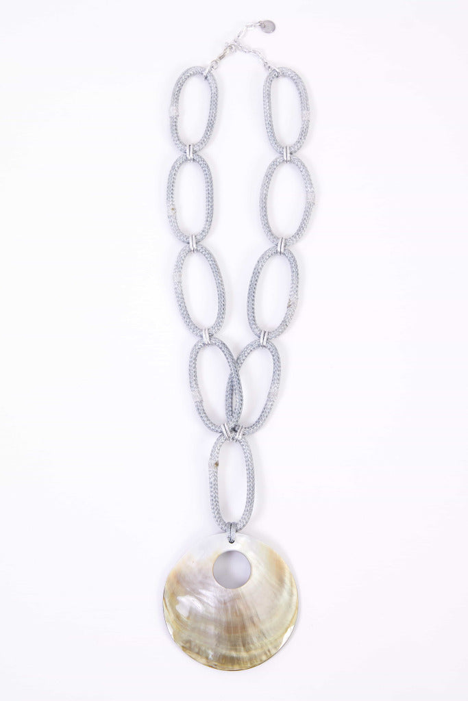 Naya Loop necklace with large disc Nas25357