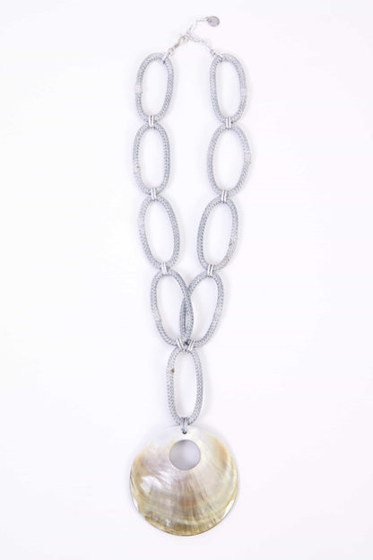 Naya Loop necklace with large disc Nas25357