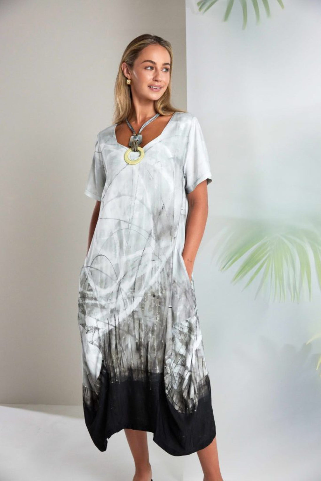 Naya Colour Loop Necklace With Square Shape Trim Nas26375