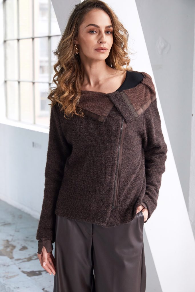 Naya soft Knit with cut away collar and zip detail  Naw25162