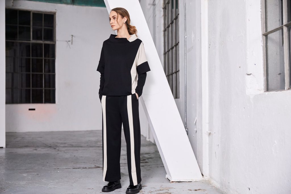 Naya Wide leg trouser with contrast panel at front Naw25264