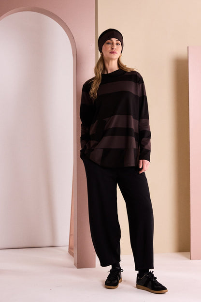 Naya Barrel Leg trousers in Soft heavy Jersey with tapered hem Naw26144