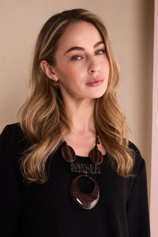 Naya  Elongated Disc Necklace With Stripe Bar And Disc Naw26344