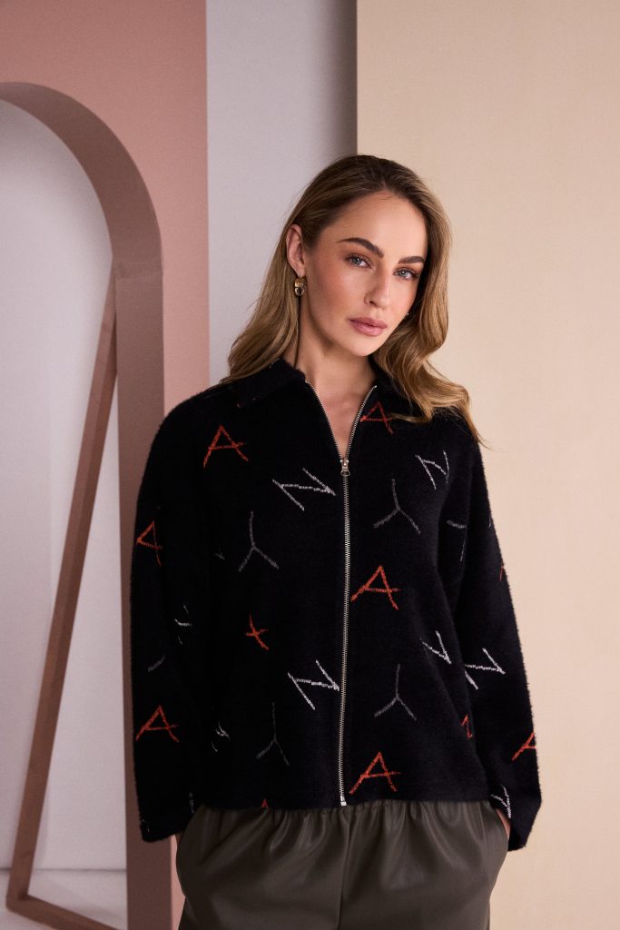 Naya Logo Knit Print Jaquard Jacket With Hood Naw26226